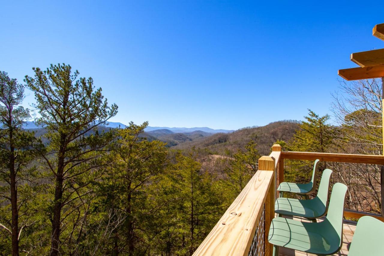 3 Pines Lodges Luxury Mountain View Hot Tub セバービル エクステリア 写真