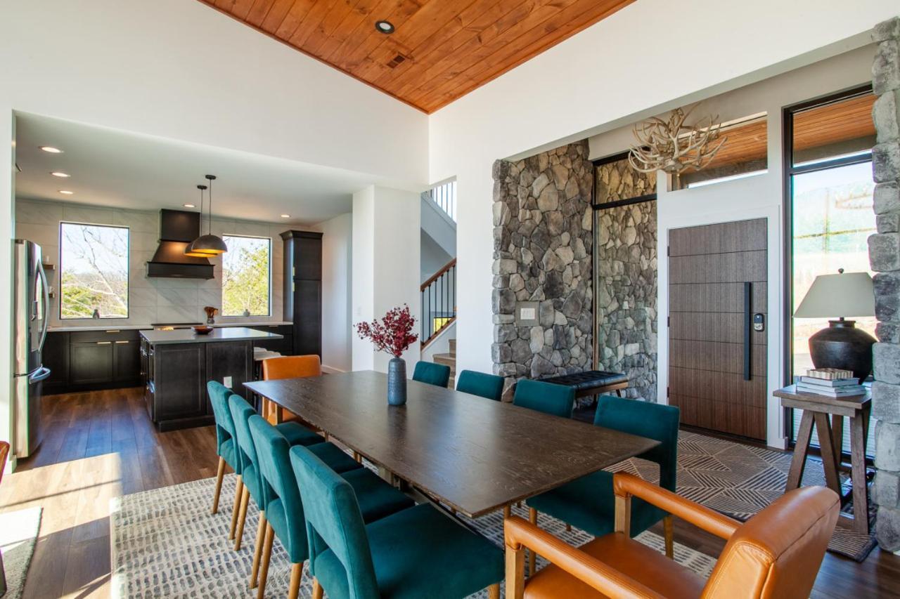 3 Pines Lodges Luxury Mountain View Hot Tub セバービル エクステリア 写真