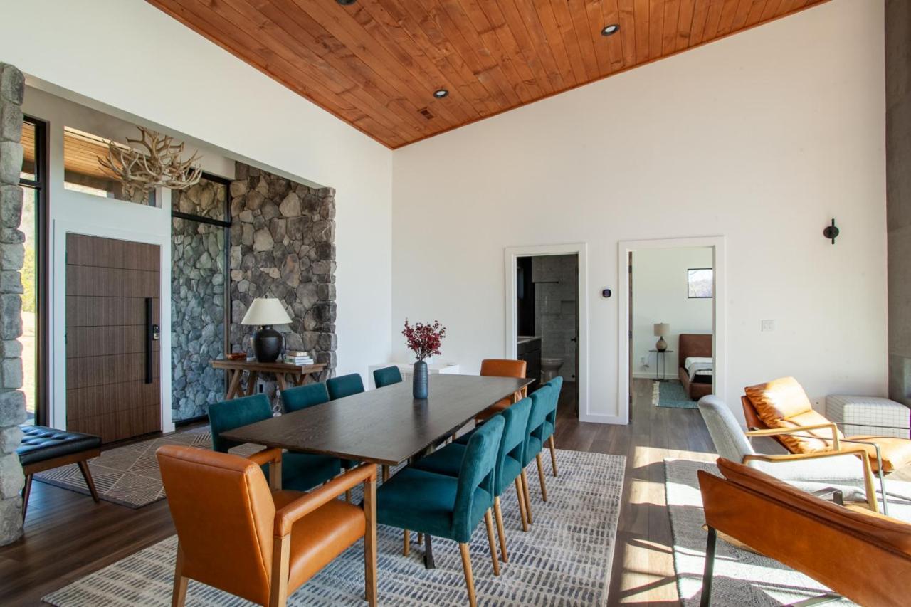 3 Pines Lodges Luxury Mountain View Hot Tub セバービル エクステリア 写真
