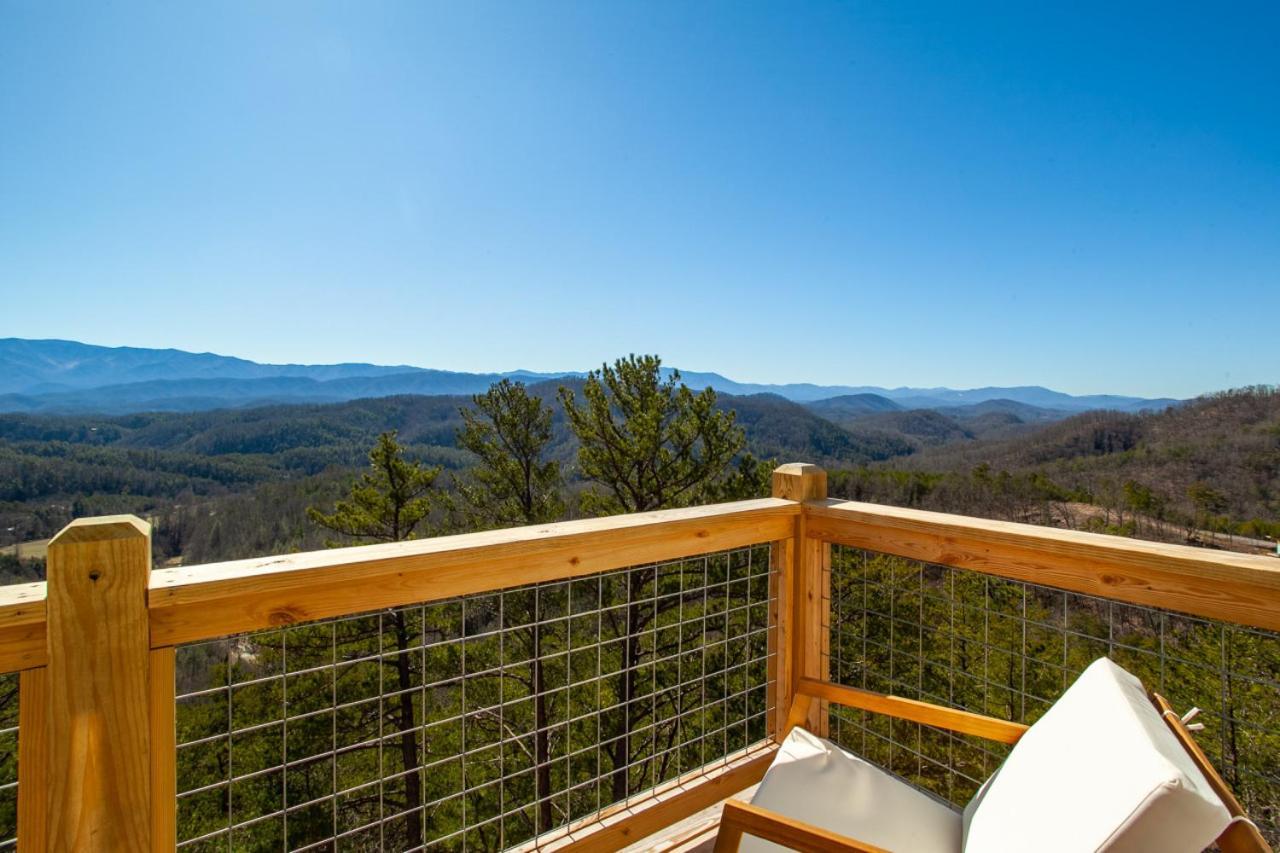 3 Pines Lodges Luxury Mountain View Hot Tub セバービル エクステリア 写真
