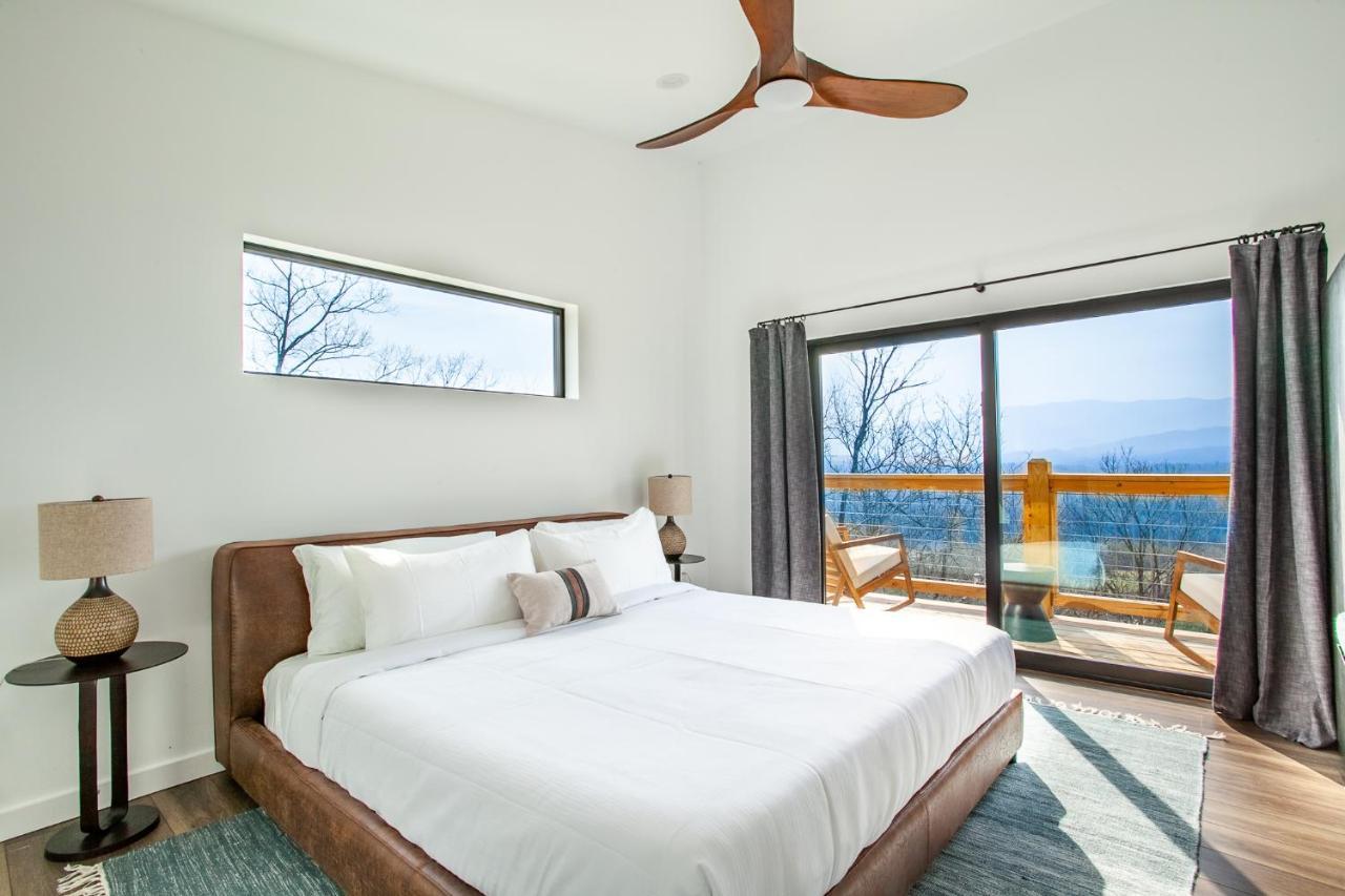 3 Pines Lodges Luxury Mountain View Hot Tub セバービル エクステリア 写真