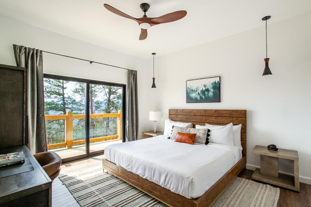 3 Pines Lodges Luxury Mountain View Hot Tub セバービル エクステリア 写真